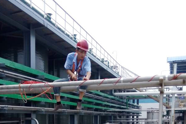 吉華化工集團恒功率電日皮视频网站管道保溫工程